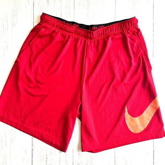 Nike HBR Marble Swoosh Basketball Training Shorts Red Black Mens 2XL EUC - Picture 1 of 15